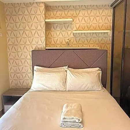 Deluxe Suite In Venice Mckinley Hill - Garden View