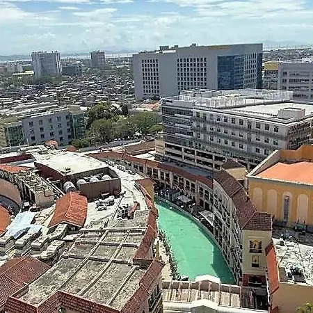 Deluxe Suite In Venice Mckinley Hill - Garden View