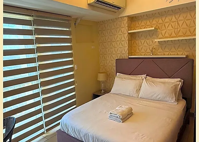 Deluxe In Venice Mckinley Hill - Garden View مانيلا