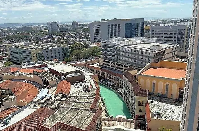 Deluxe In Venice Mckinley Hill - Garden View فندق مانيلا