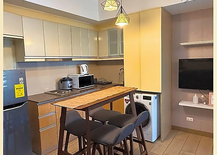 Deluxe In Venice Mckinley Hill - Garden View مانيلا