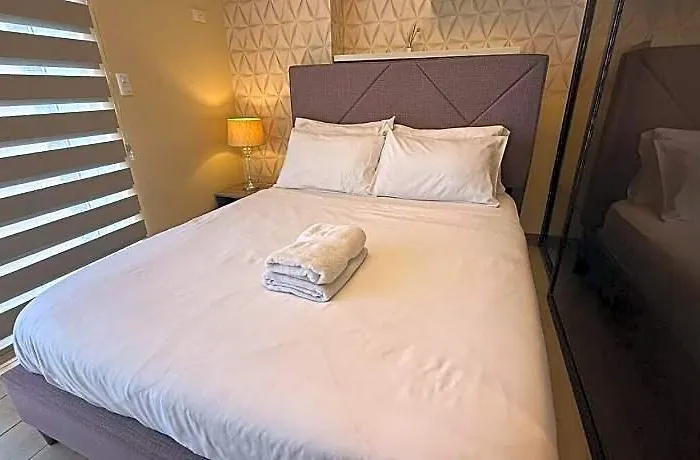 Deluxe In Venice Mckinley Hill - Garden View مانيلا