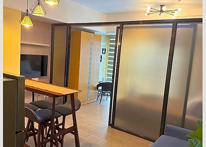 Deluxe In Venice Mckinley Hill - Garden View فندق 3*